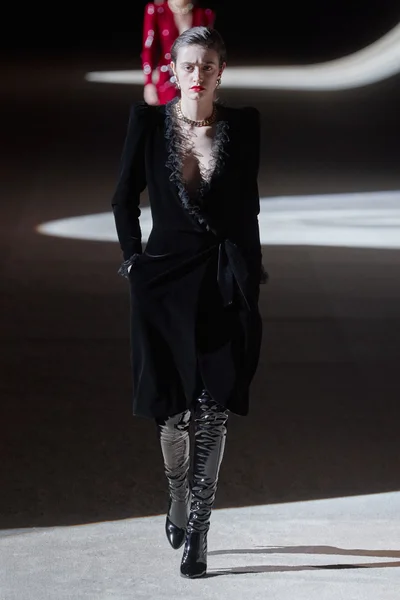 Look 64